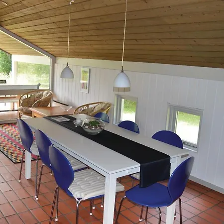 3 Bedroom In Holiday home